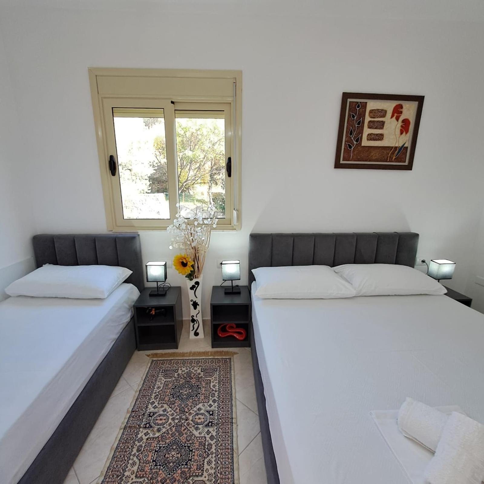 Flowers & Green 2 Bedrooms Apartment & Box Garage Vlore Exterior photo